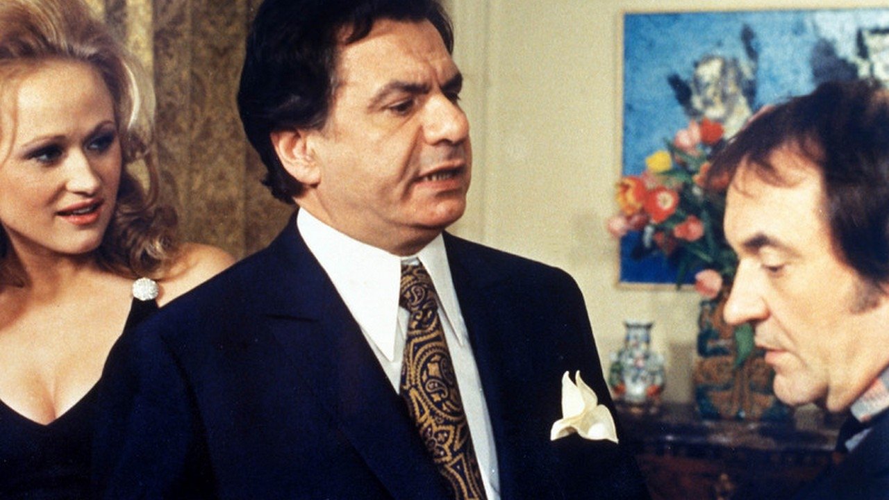 Le Concierge Background