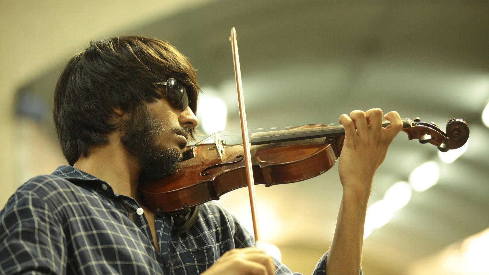 Pisaasu Background