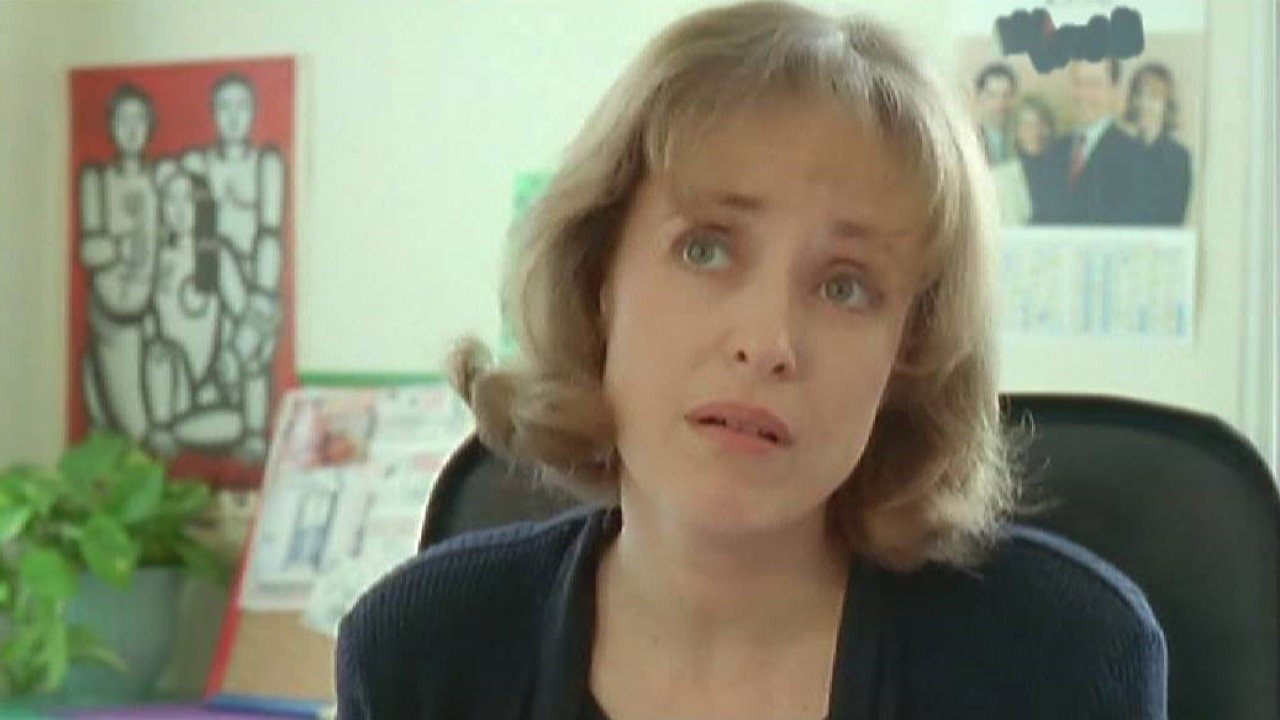 Anne Le Guen Background