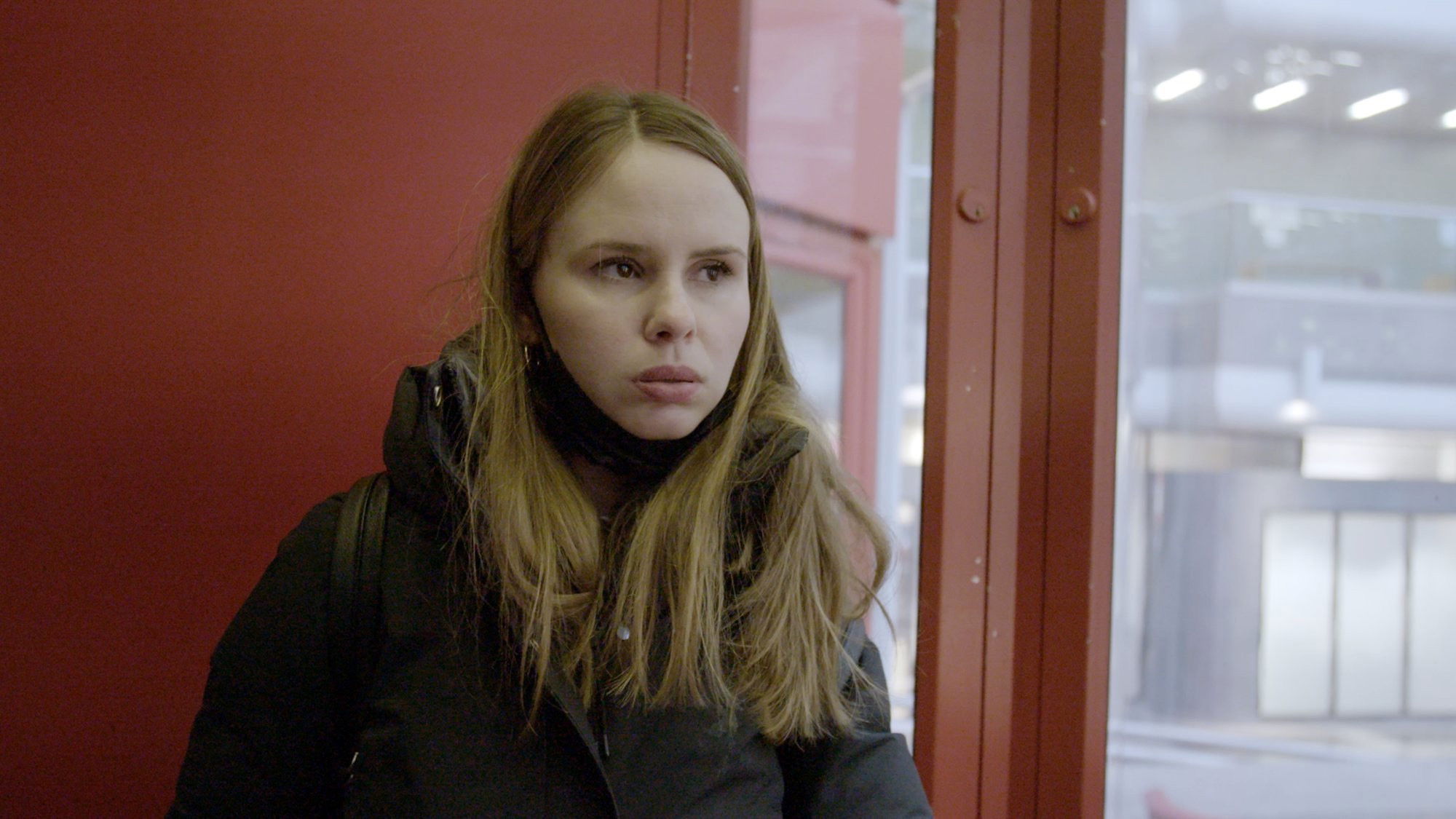 T'as juste à porter plainte Background