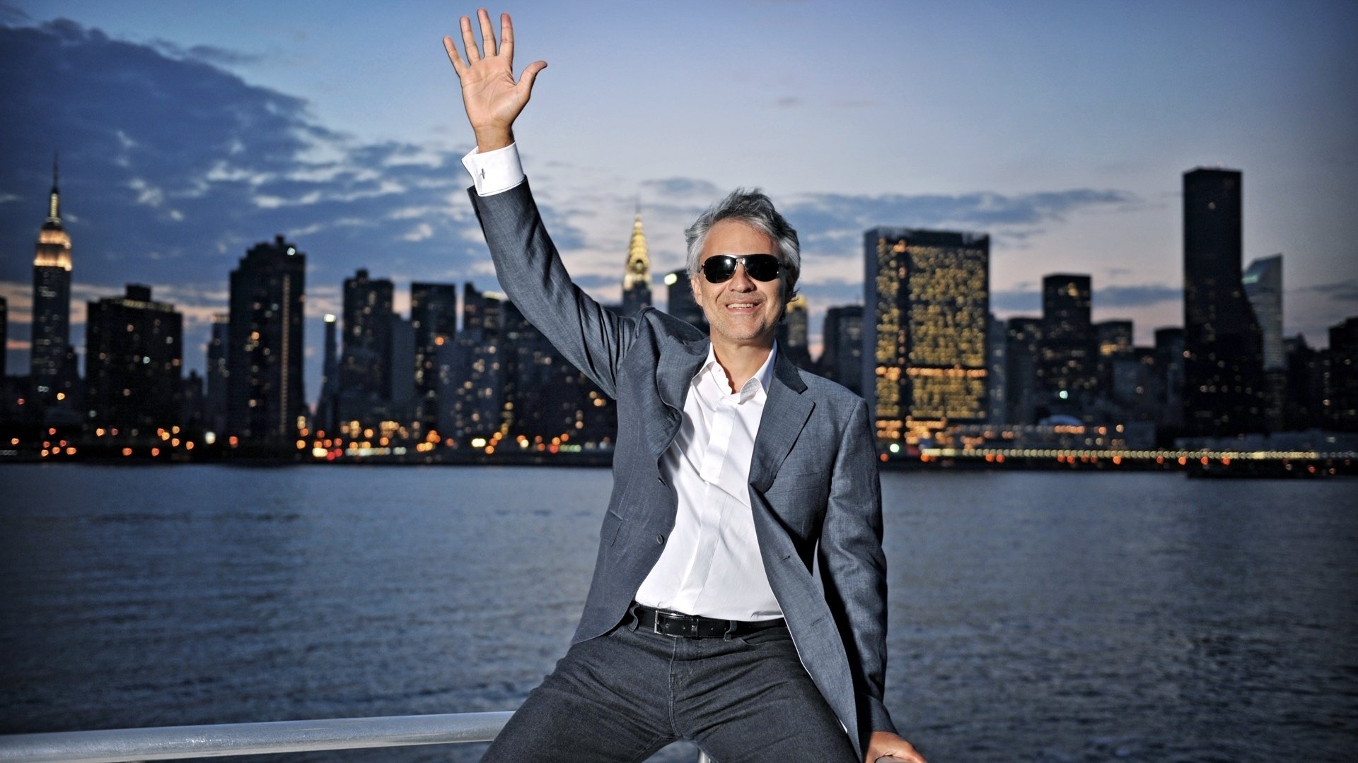 Andrea Bocelli: Concerto - One Night In Central Park Background