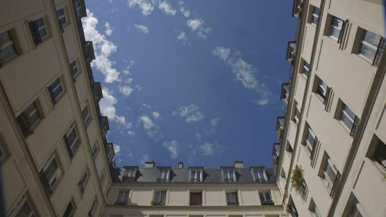 The Children of 209 Saint-Maur Street Background