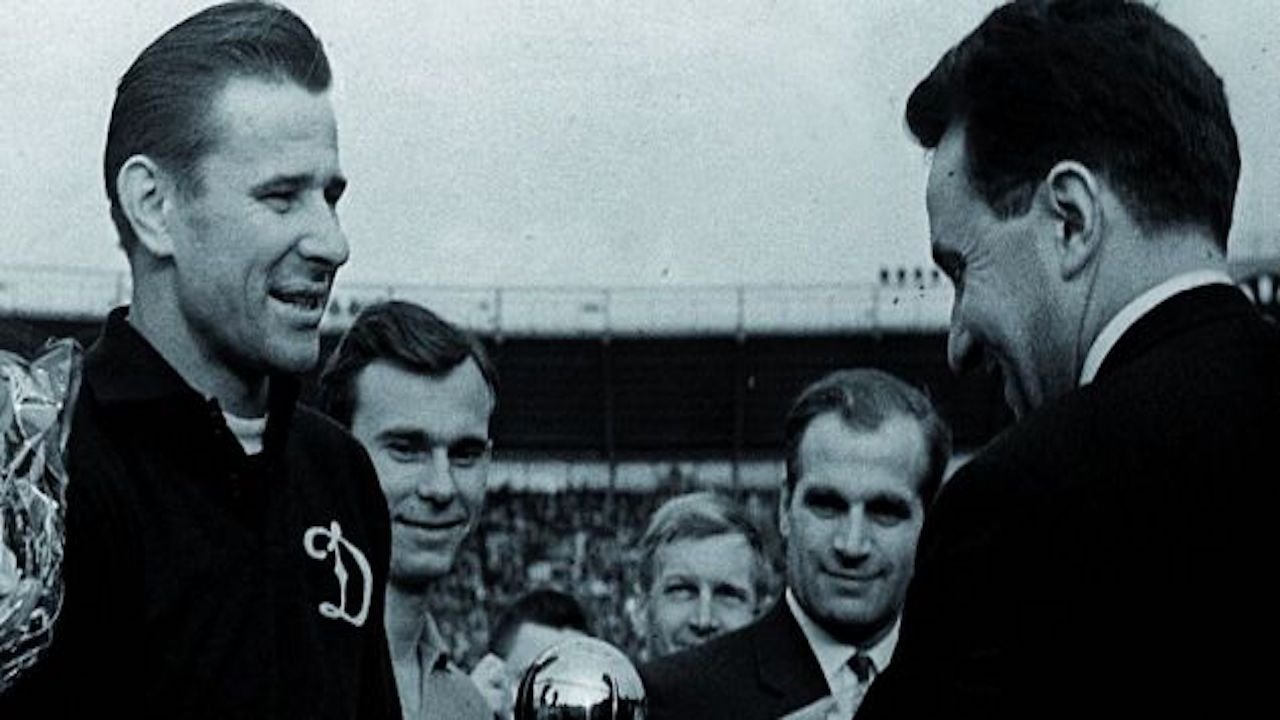Football, arme du KGB Background