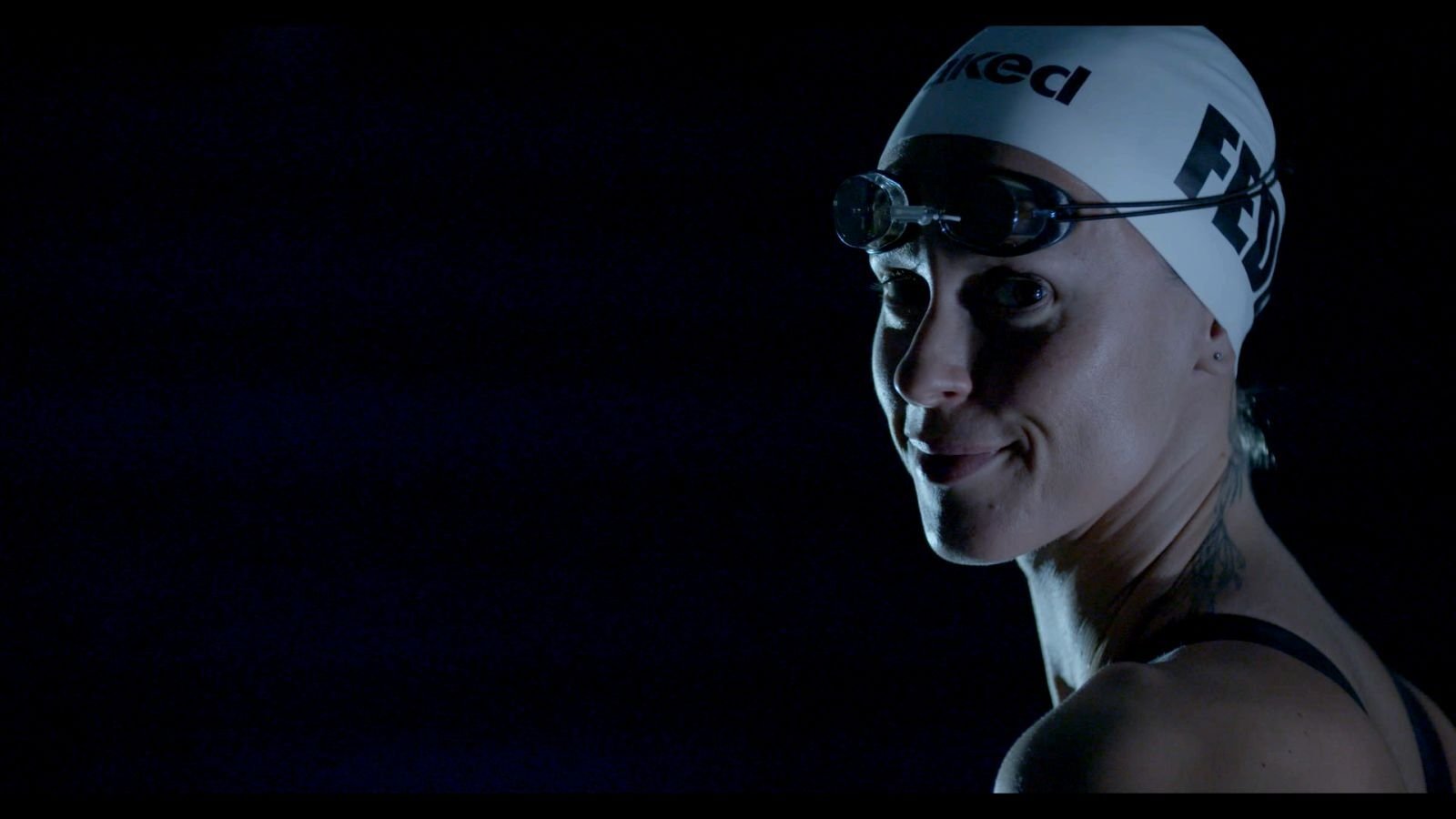 Federica Pellegrini - Underwater Background