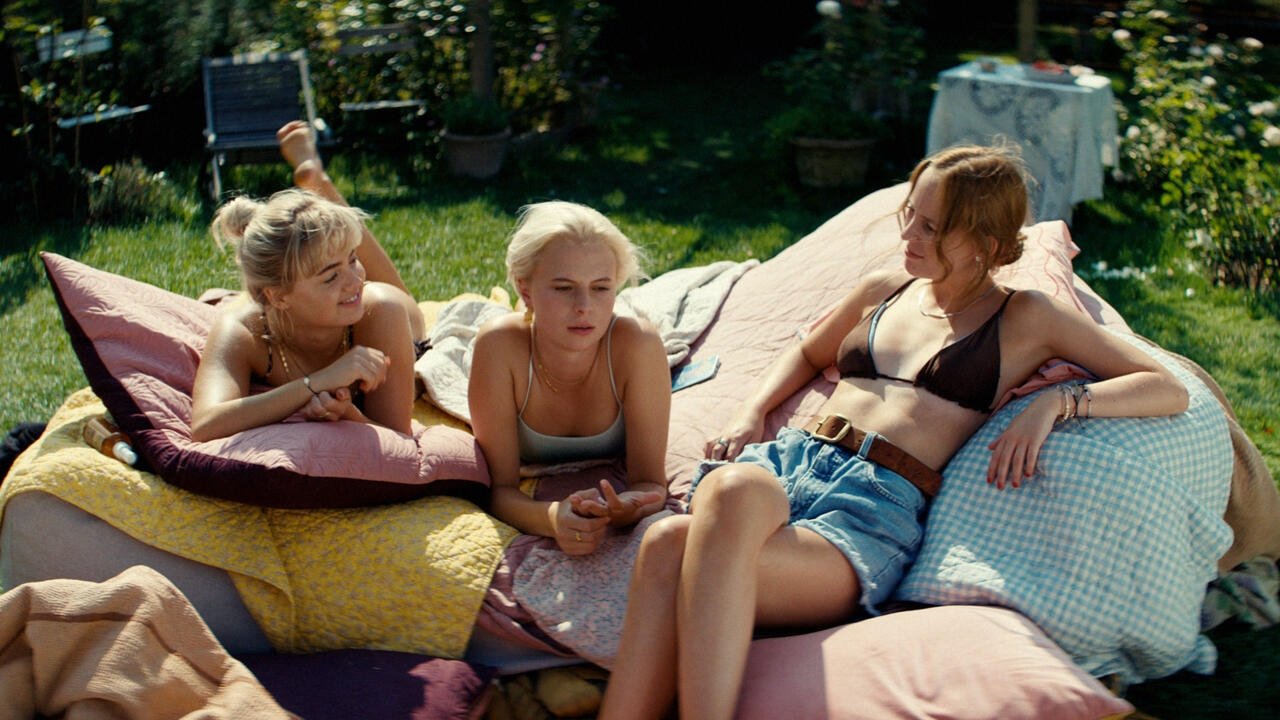 Pretty Young Love Background