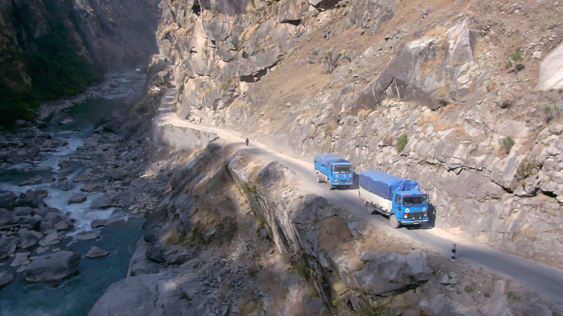 Les Routes de l'impossible Background