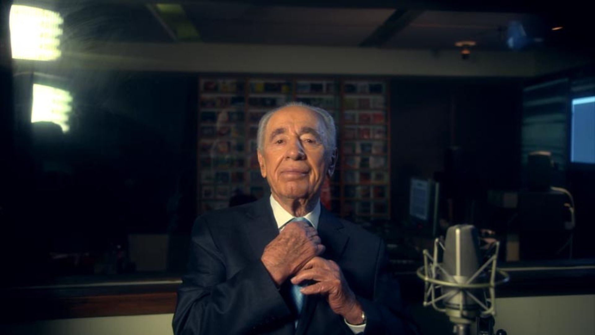 I Am. Shimon Peres Background