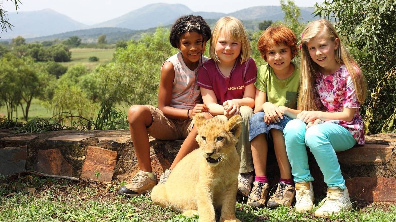 Casper and Emma on Safari Background