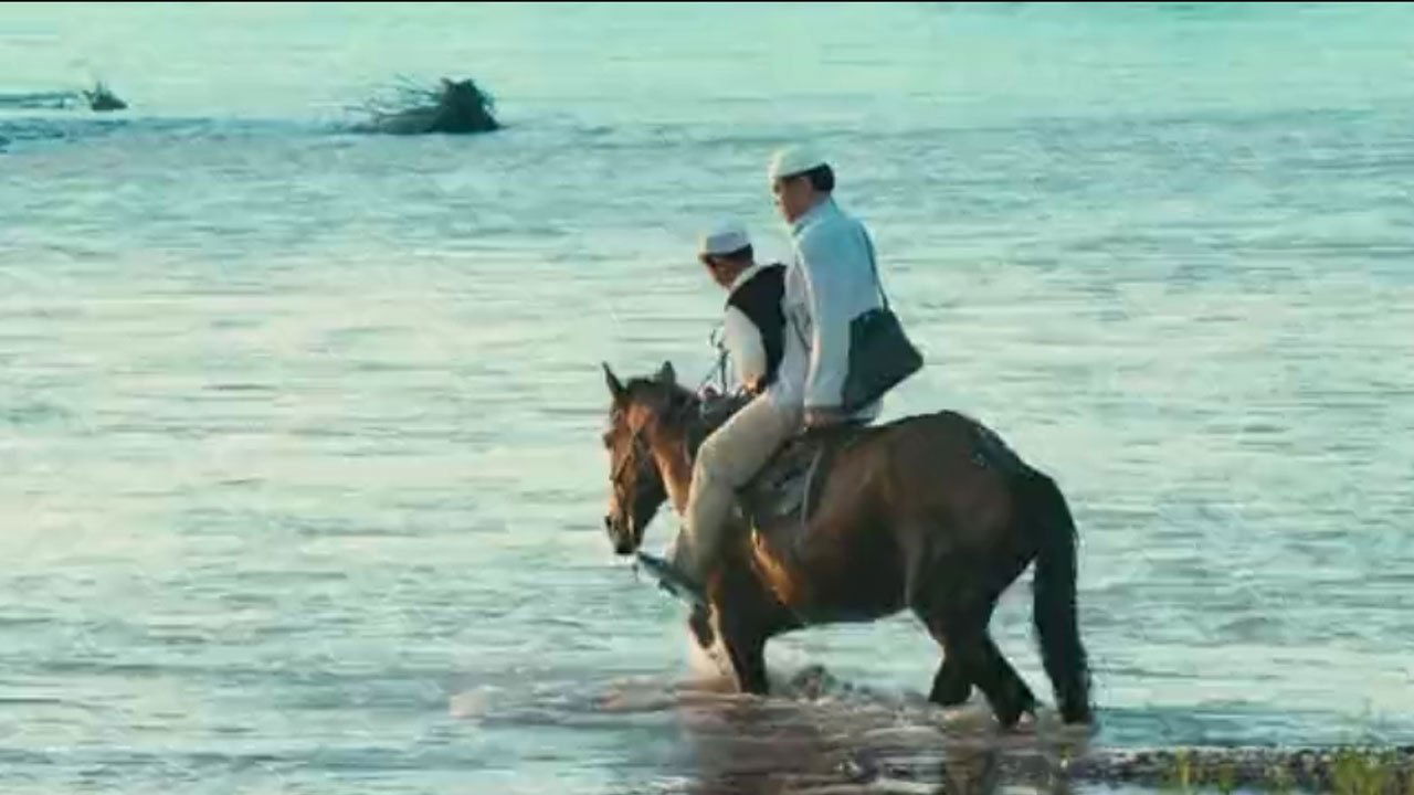 伊犁河 Background