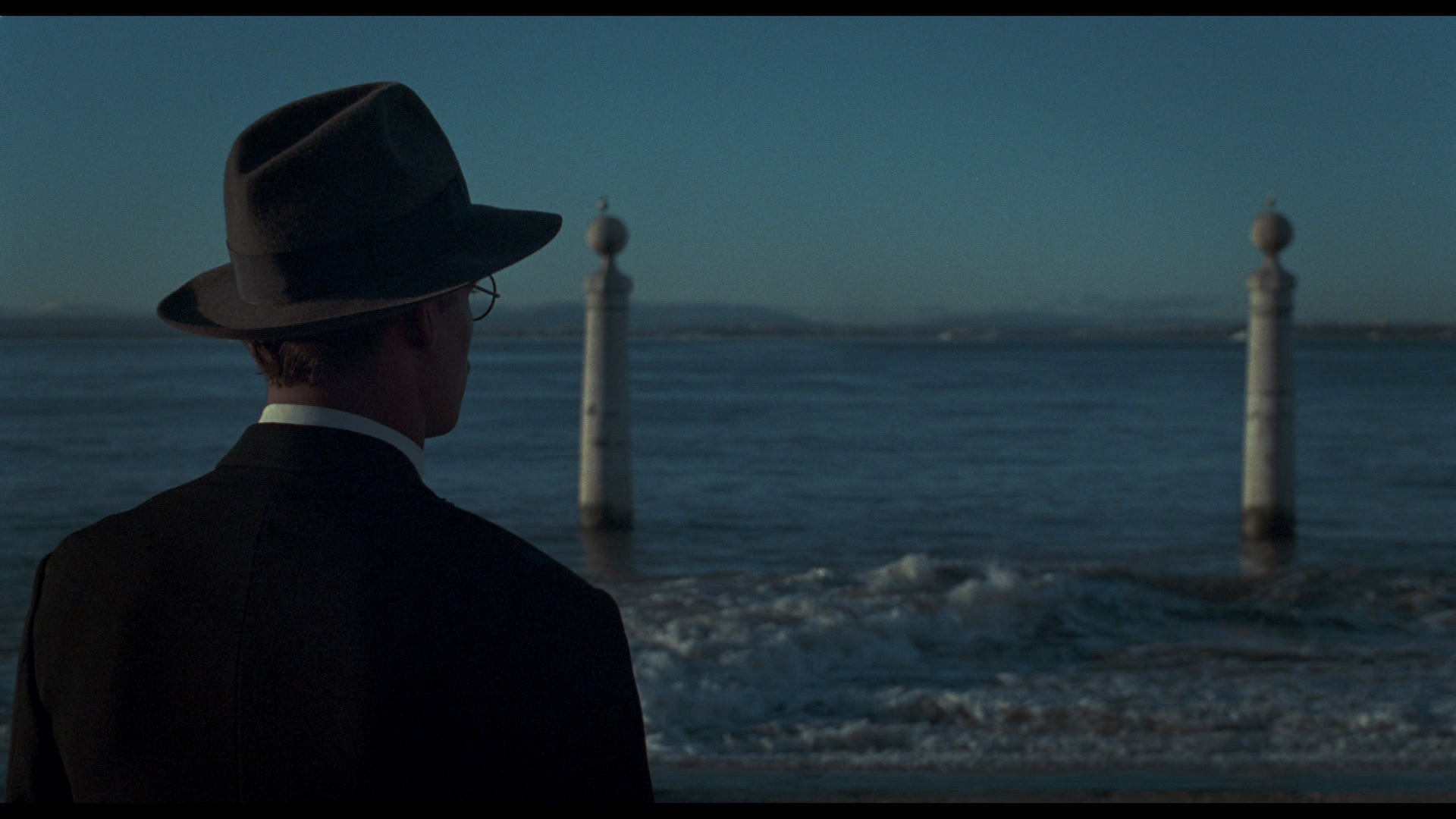 How Fernando Pessoa Saved Portugal Background