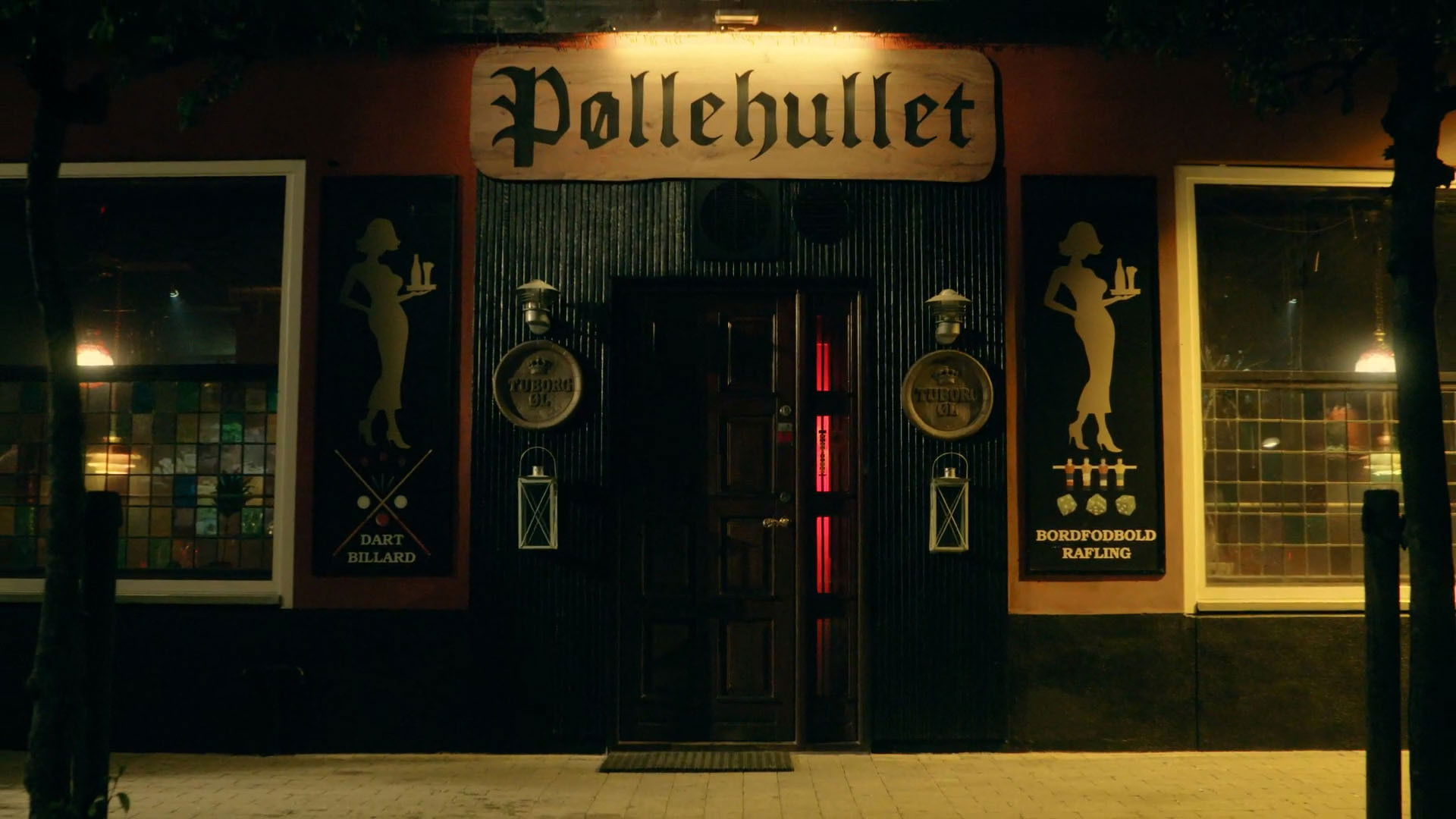 Pøllehullet - det brune værtshus Background