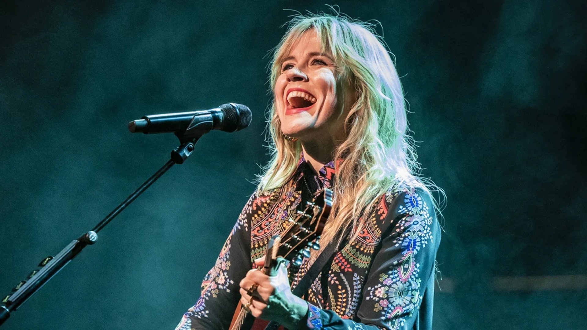 Ilse DeLange - Live In Ahoy Background