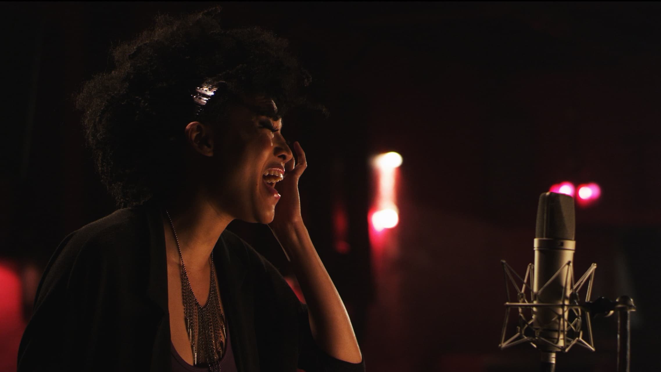 20 Feet from Stardom Background