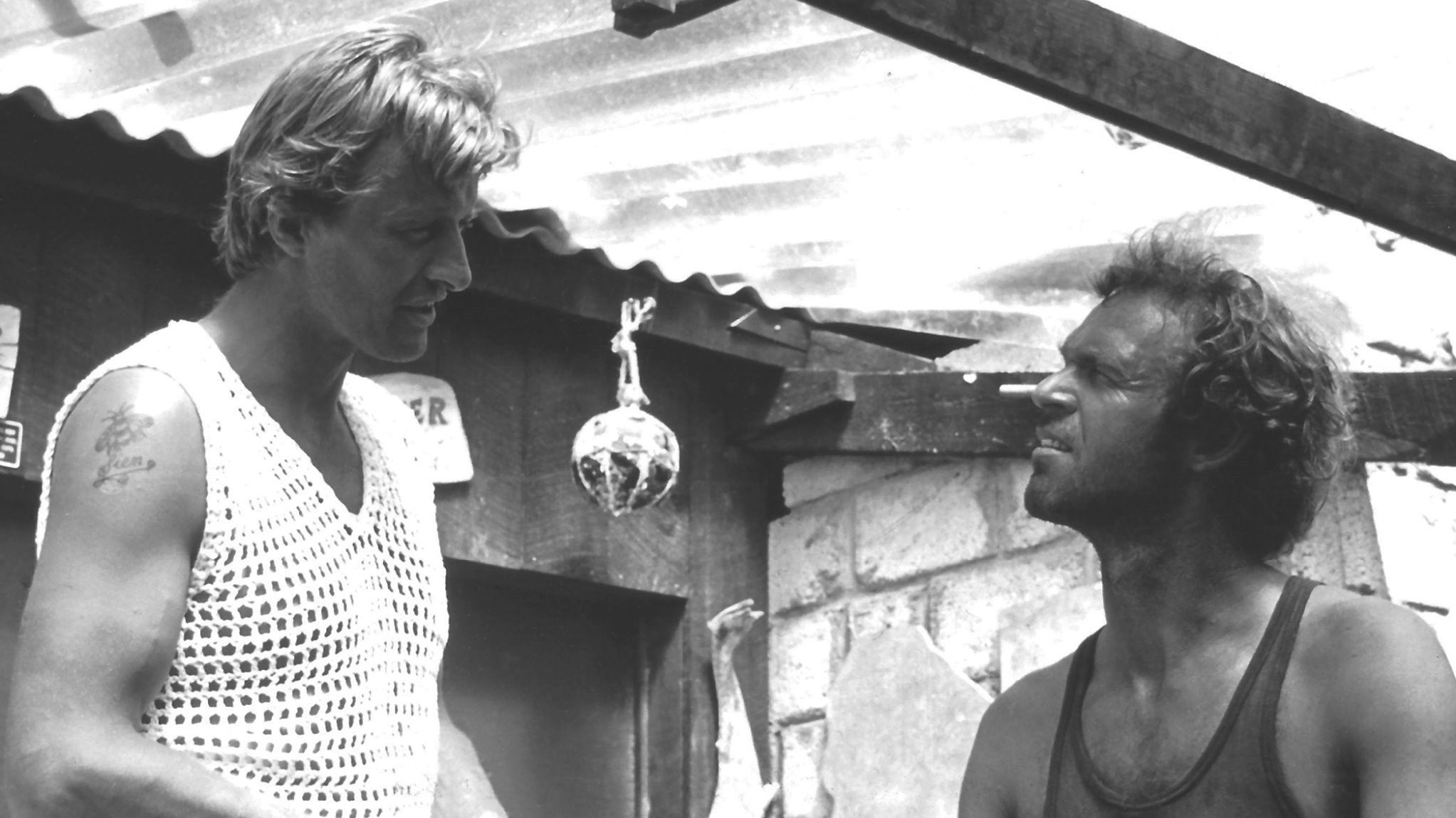 Duel In De Diepte Background