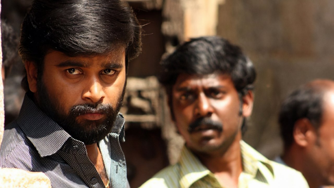 Naadodigal Background