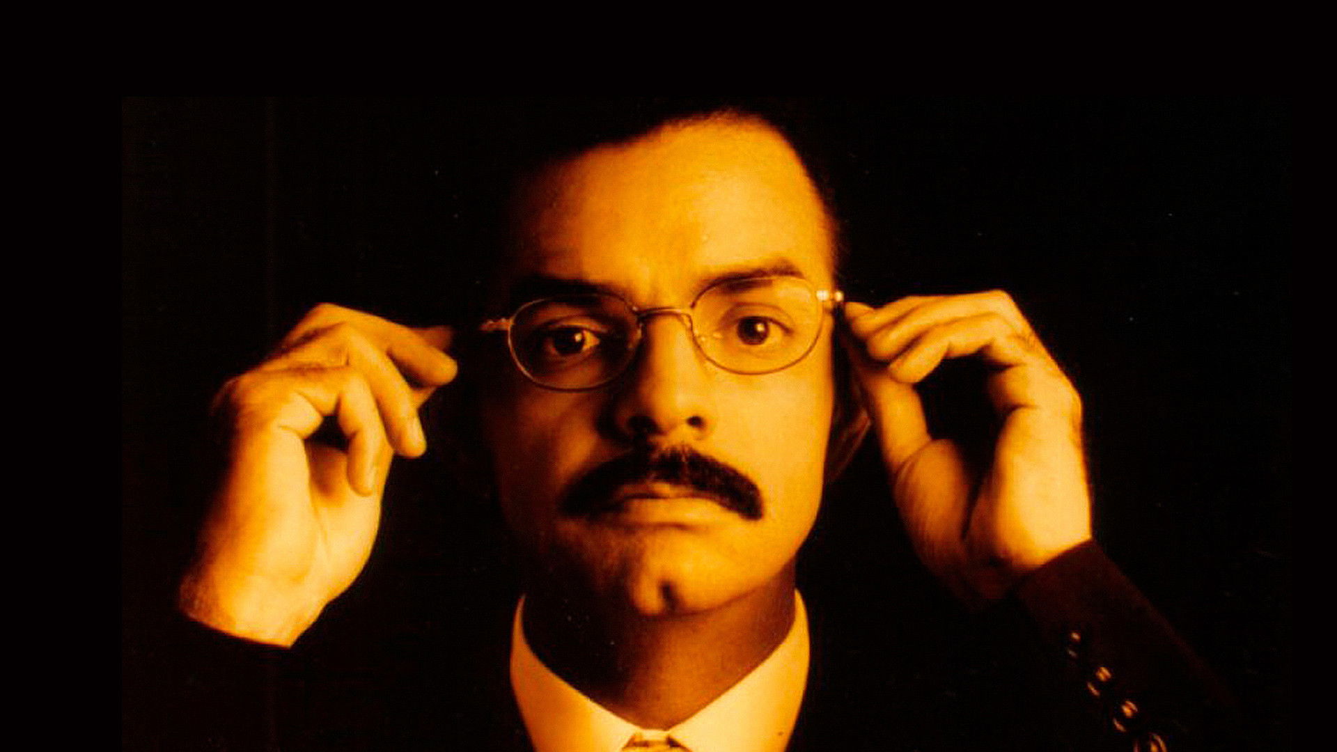 No tengo madre Background