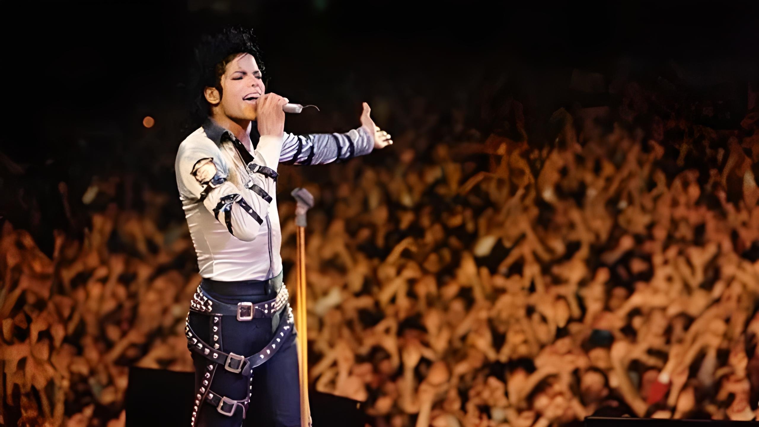 Michael Jackson - Live at Wembley July 16, 1988 Background