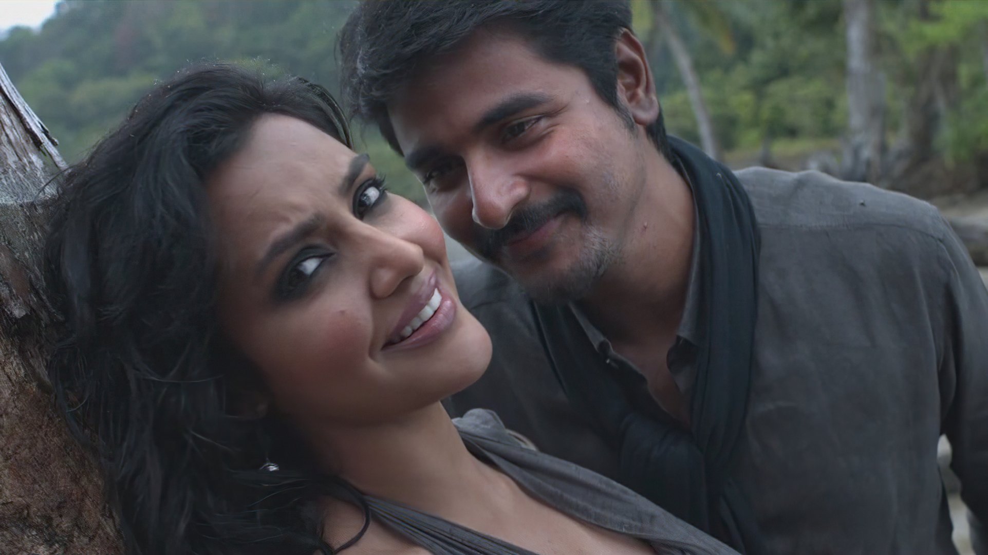 Ethir Neechal Background