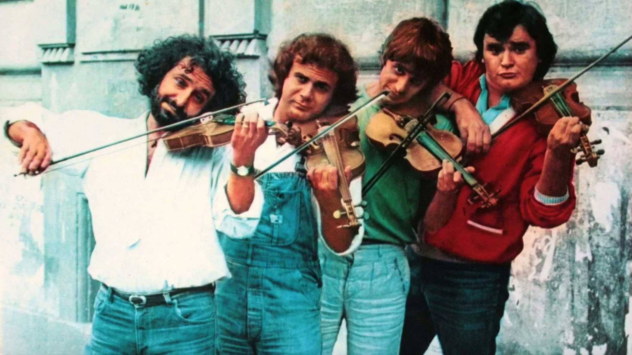 Arrivano i gatti Background