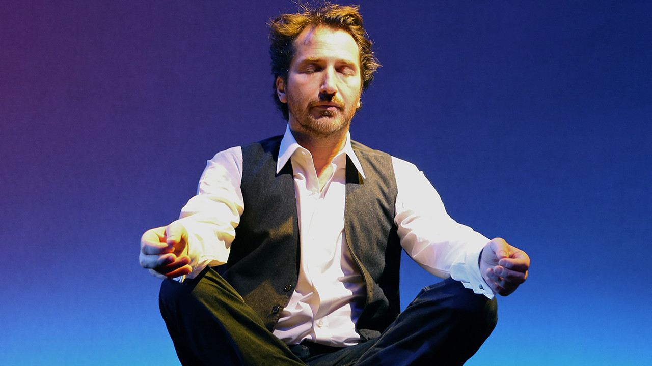 La porte à côté Background