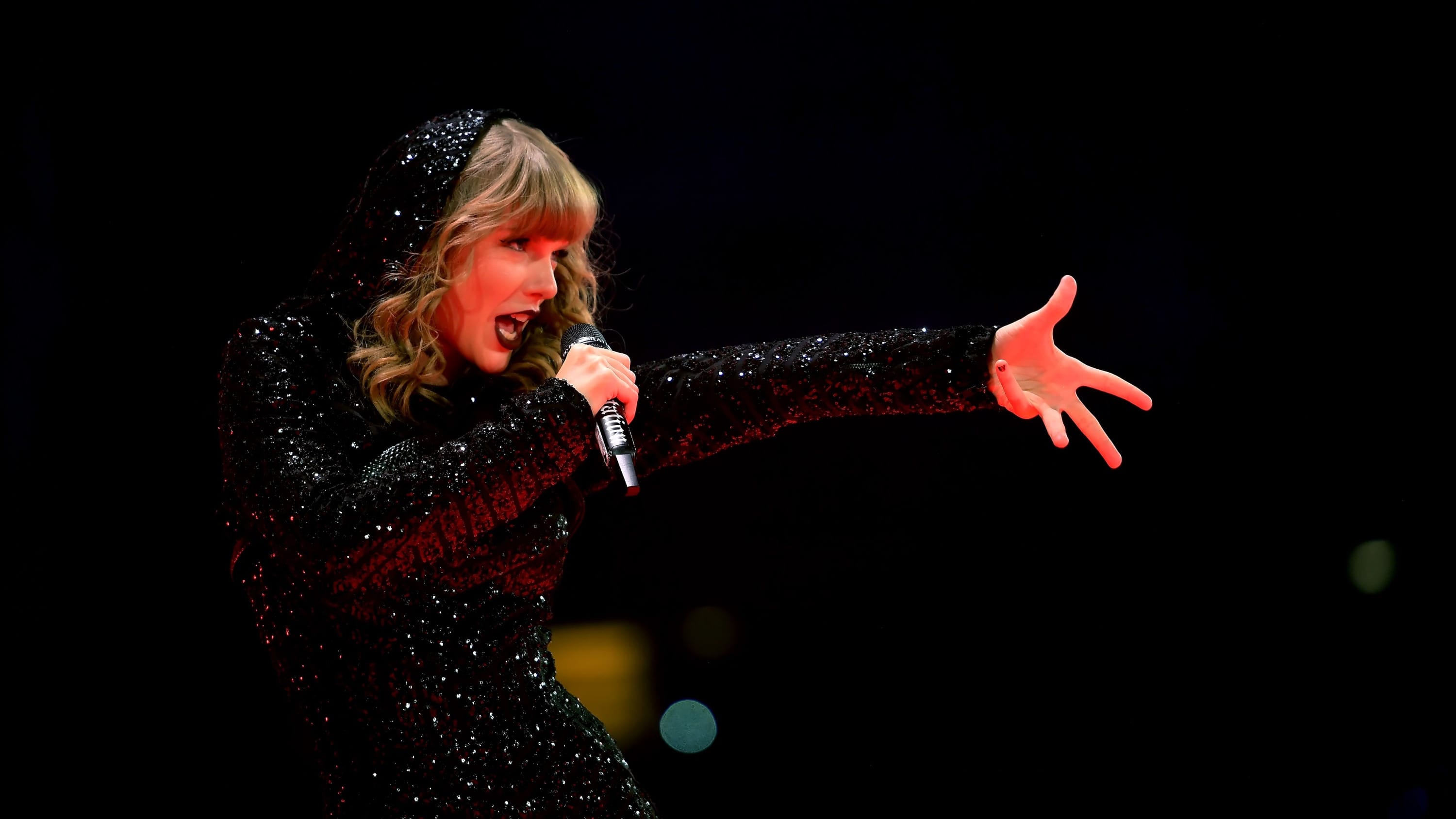 Taylor Swift: Reputation Stadium Tour Background