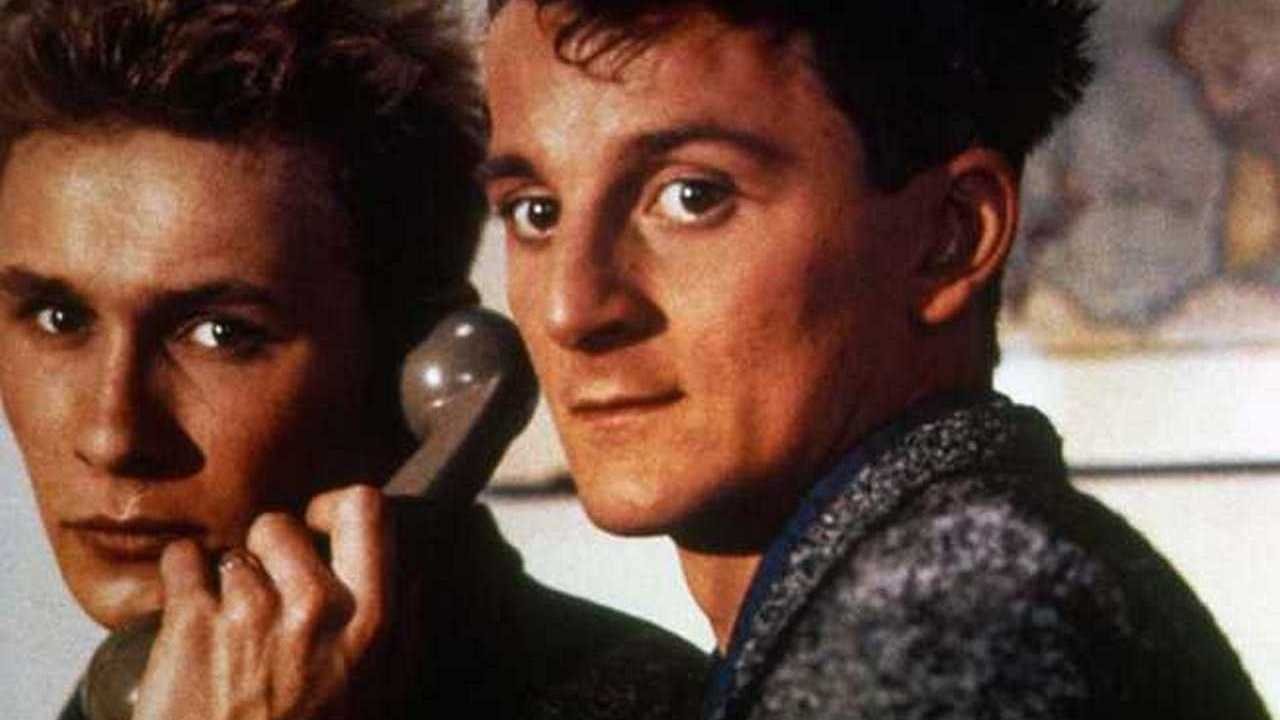 Una domenica sì Background