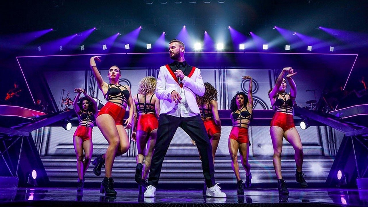M Pokora -  Red Tour Background