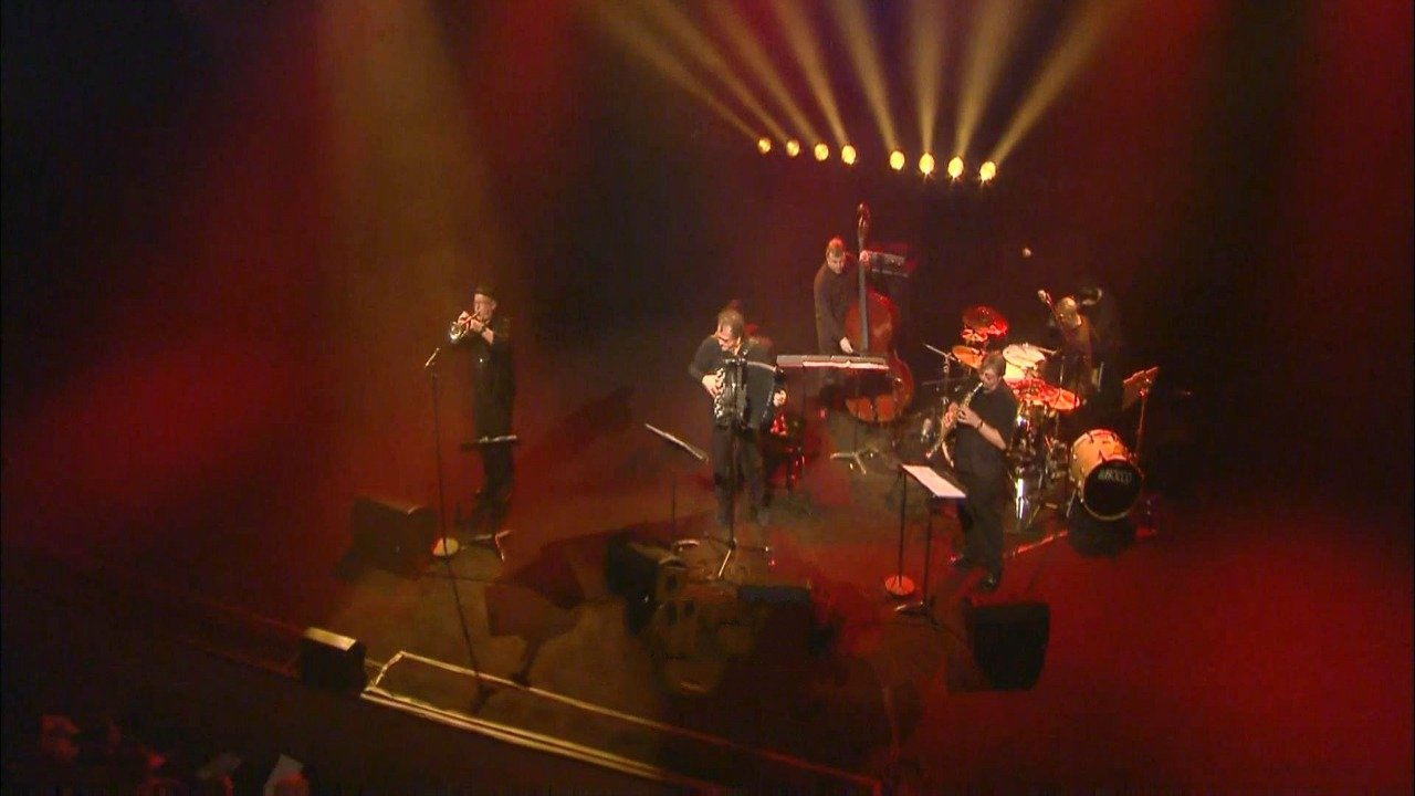 Richard Galliano La Strada Quintet - Tribute To Nino Rota Background