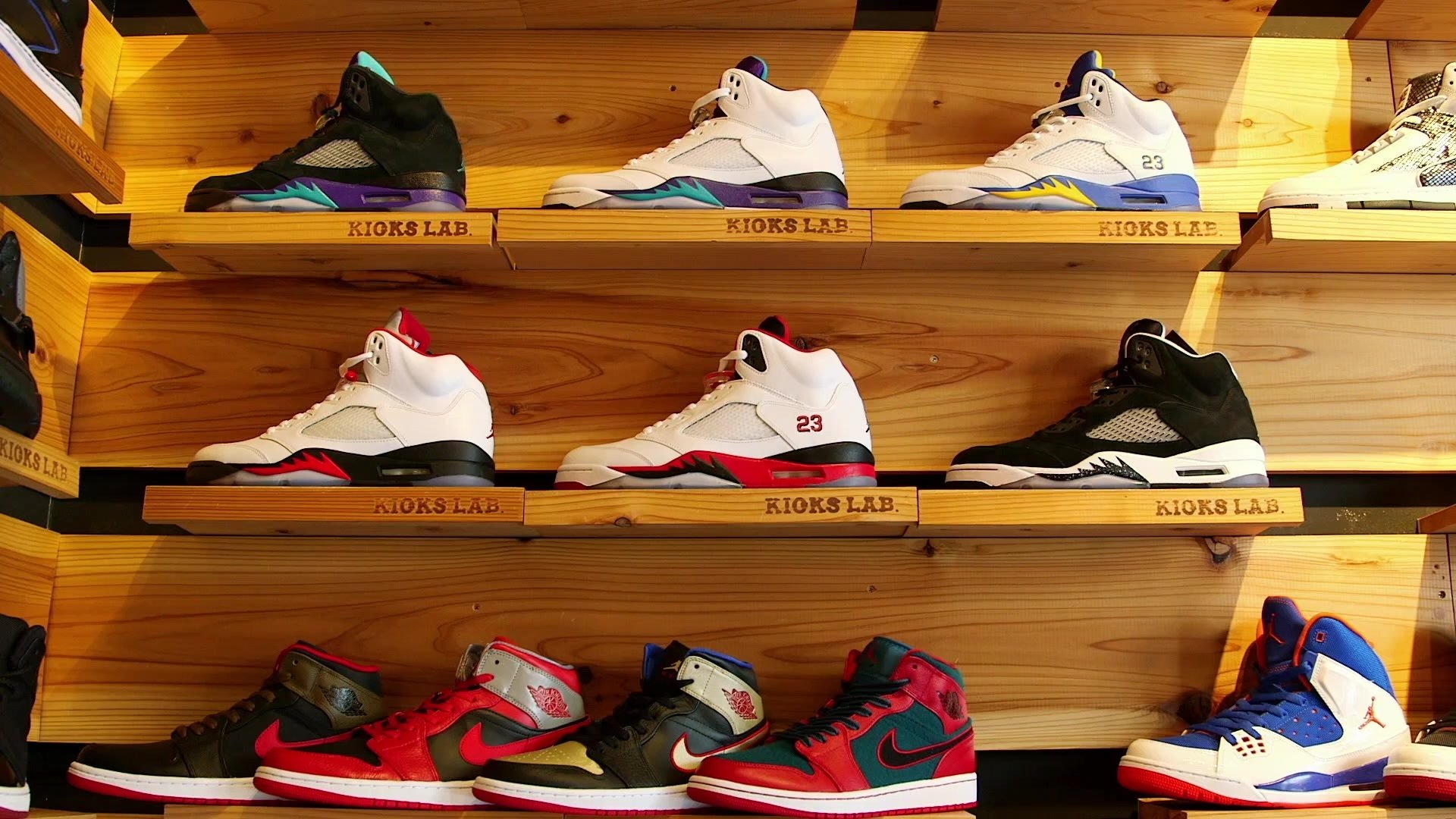 Sneakerheadz Background