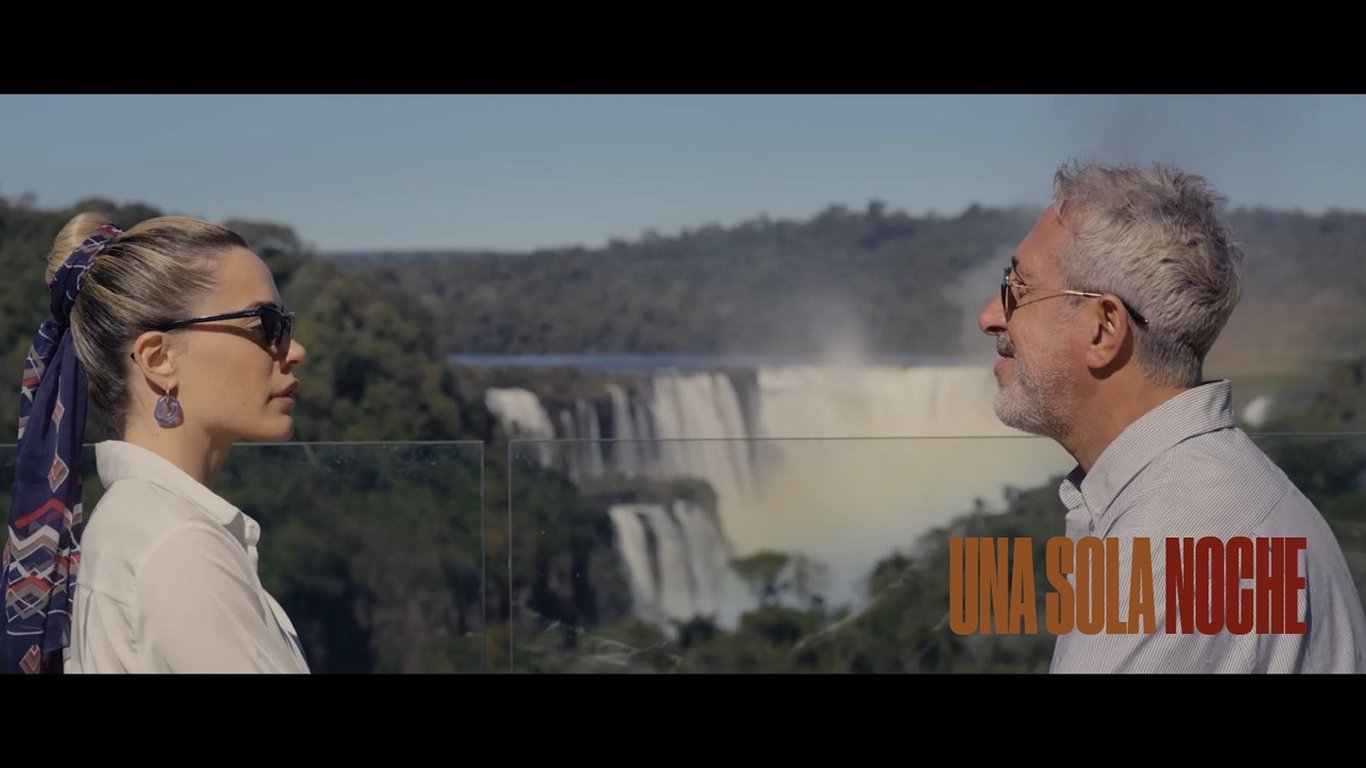 Una sola noche Background
