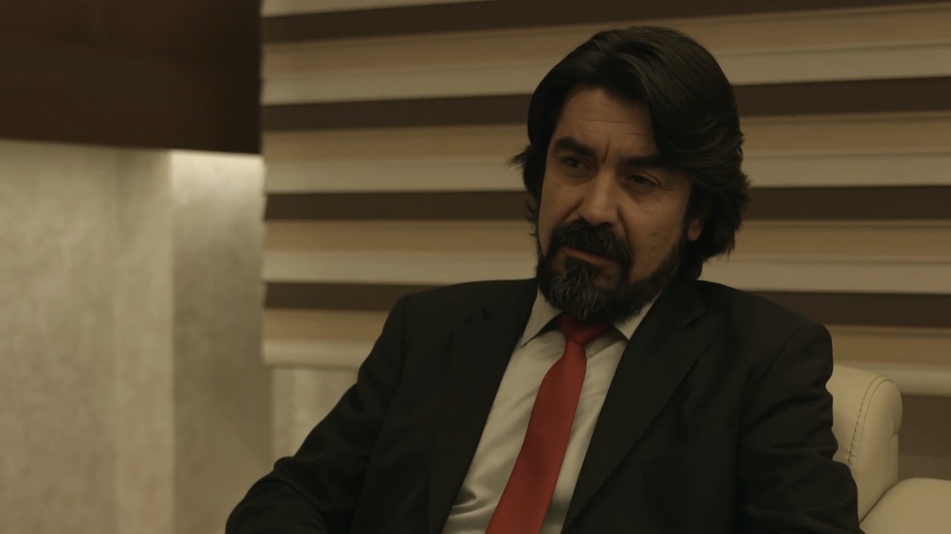 Kadere Tutsak Background