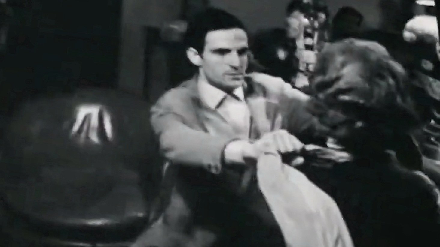 Los 4 Golpes Background