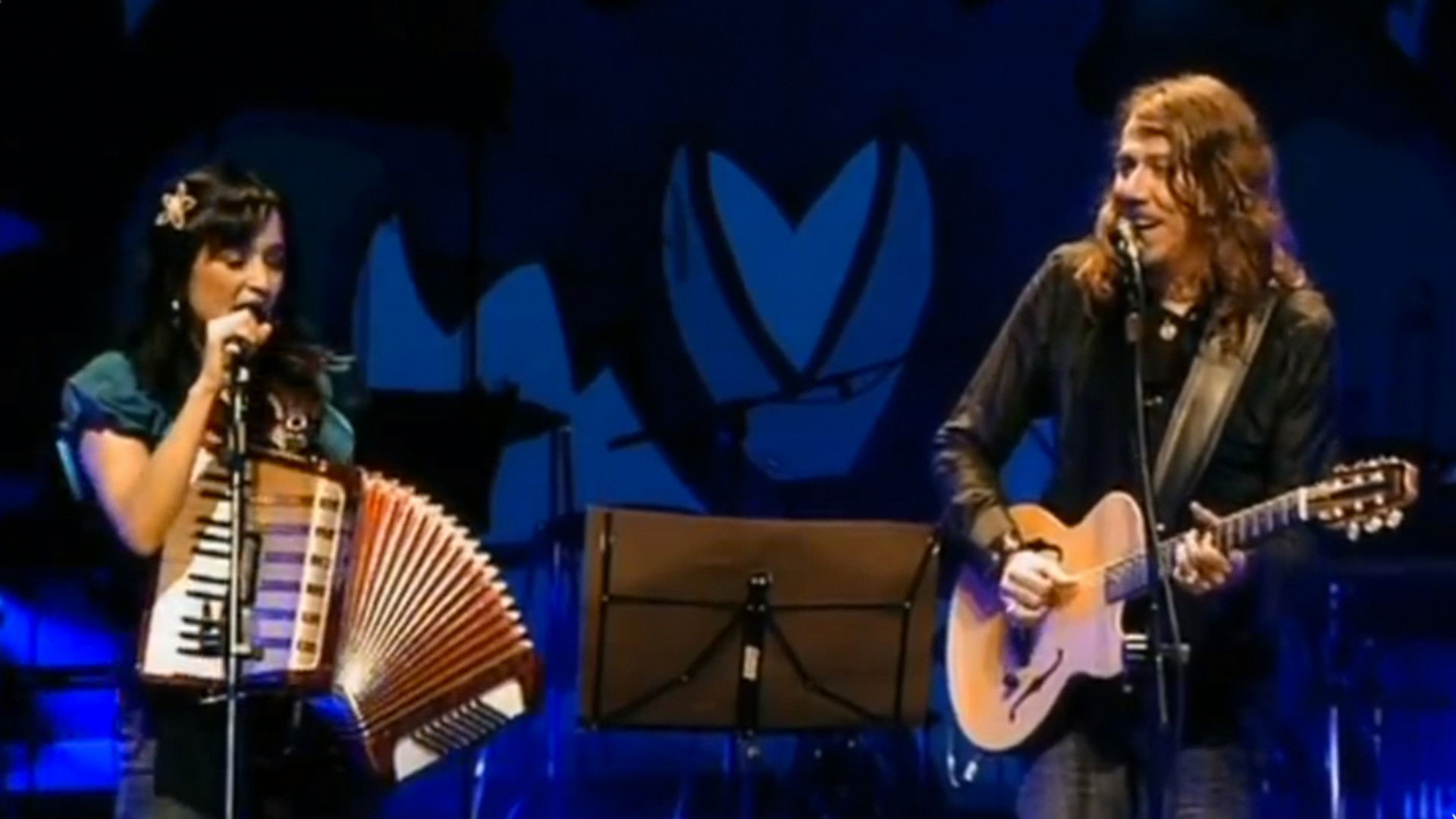 Lenine: MTV Unplugged Background