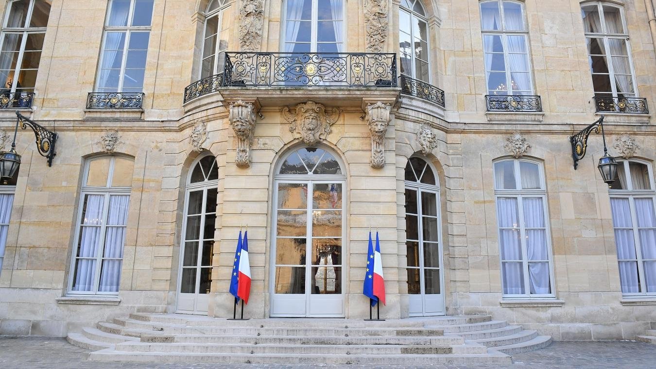 Ça ne peut pas continuer comme ça! Background